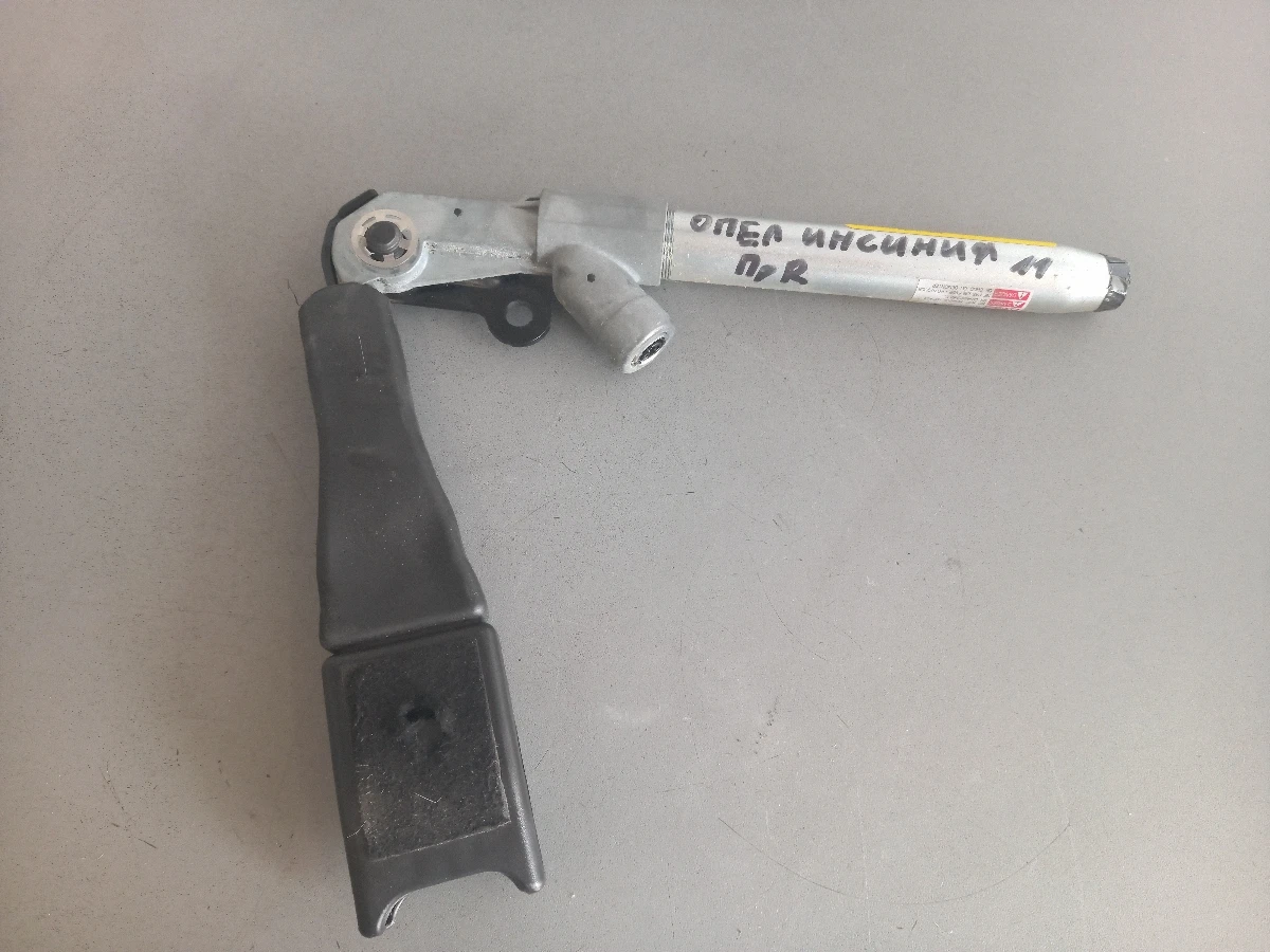 Пиропатрон преден десен Опел Инсигния 