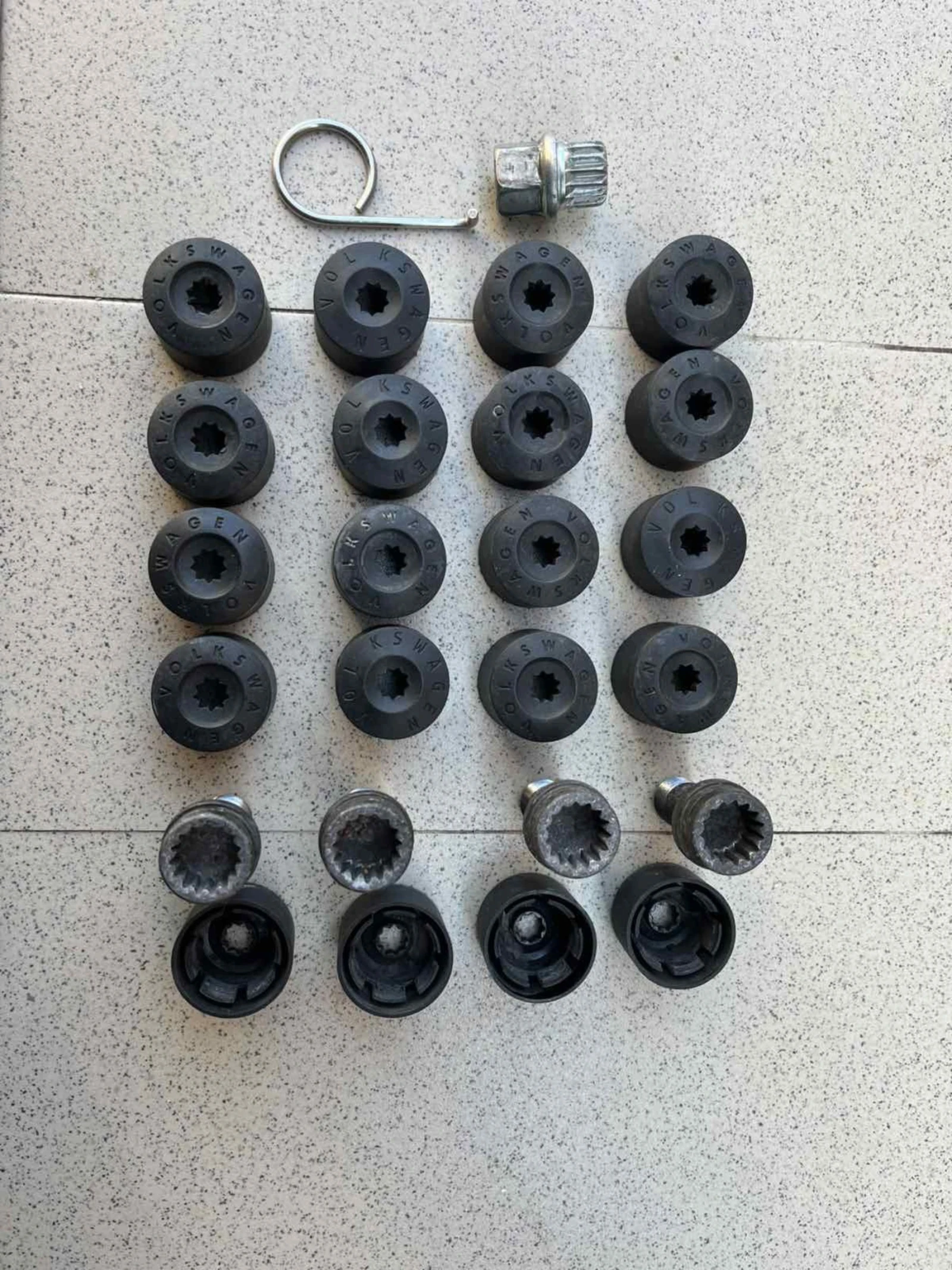 Гуми с джанти Hankook 205/55R16, снимка 7 - Гуми и джанти - 53756406