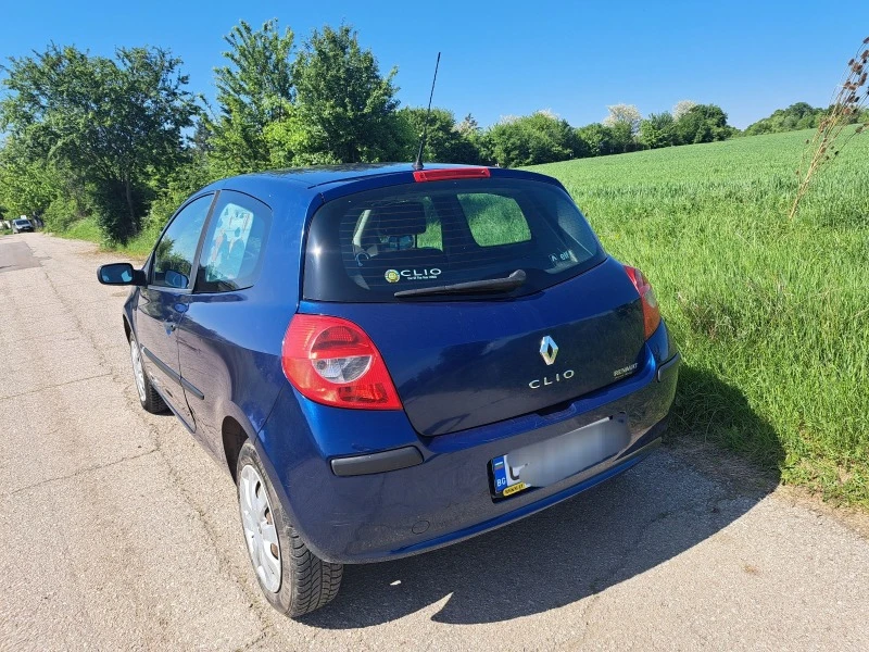 Renault Clio III, снимка 3 - Автомобили и джипове - 46650951