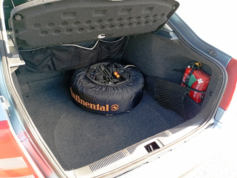 Skoda Octavia 1.6MPI-Газ, снимка 11 - Автомобили и джипове - 52472748