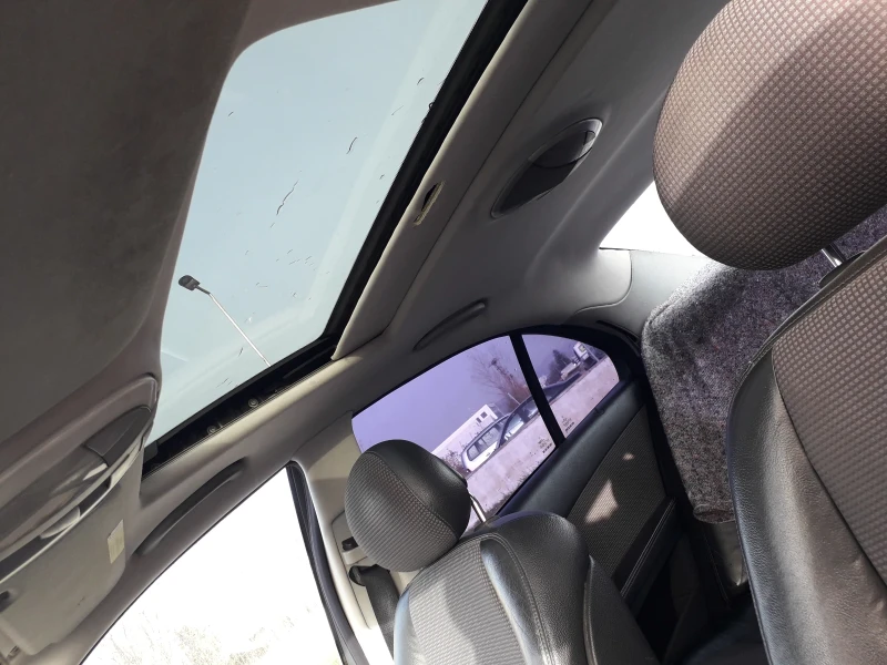 Mercedes-Benz E 220, снимка 9 - Автомобили и джипове - 52431674