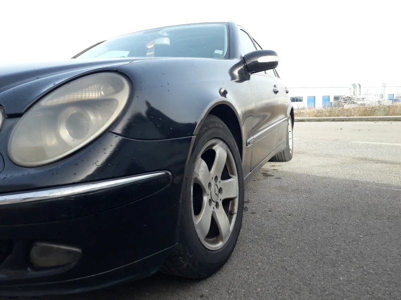 Mercedes-Benz E 220, снимка 2 - Автомобили и джипове - 52431674