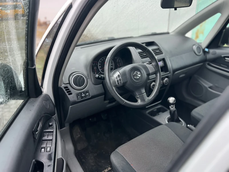 Suzuki SX4 1.6i Klimatronik/Подгрев, снимка 9 - Автомобили и джипове - 53049057