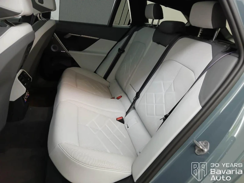 BMW i5 40 eDrive40 Touring M Sport Paket, снимка 8 - Автомобили и джипове - 53287559