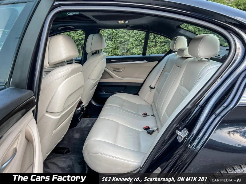 BMW 550 xDrive Sedan AWD* АвтоКредит* (ЦЕНА ДО БЪЛГАРИЯ), снимка 16 - Автомобили и джипове - 53397107