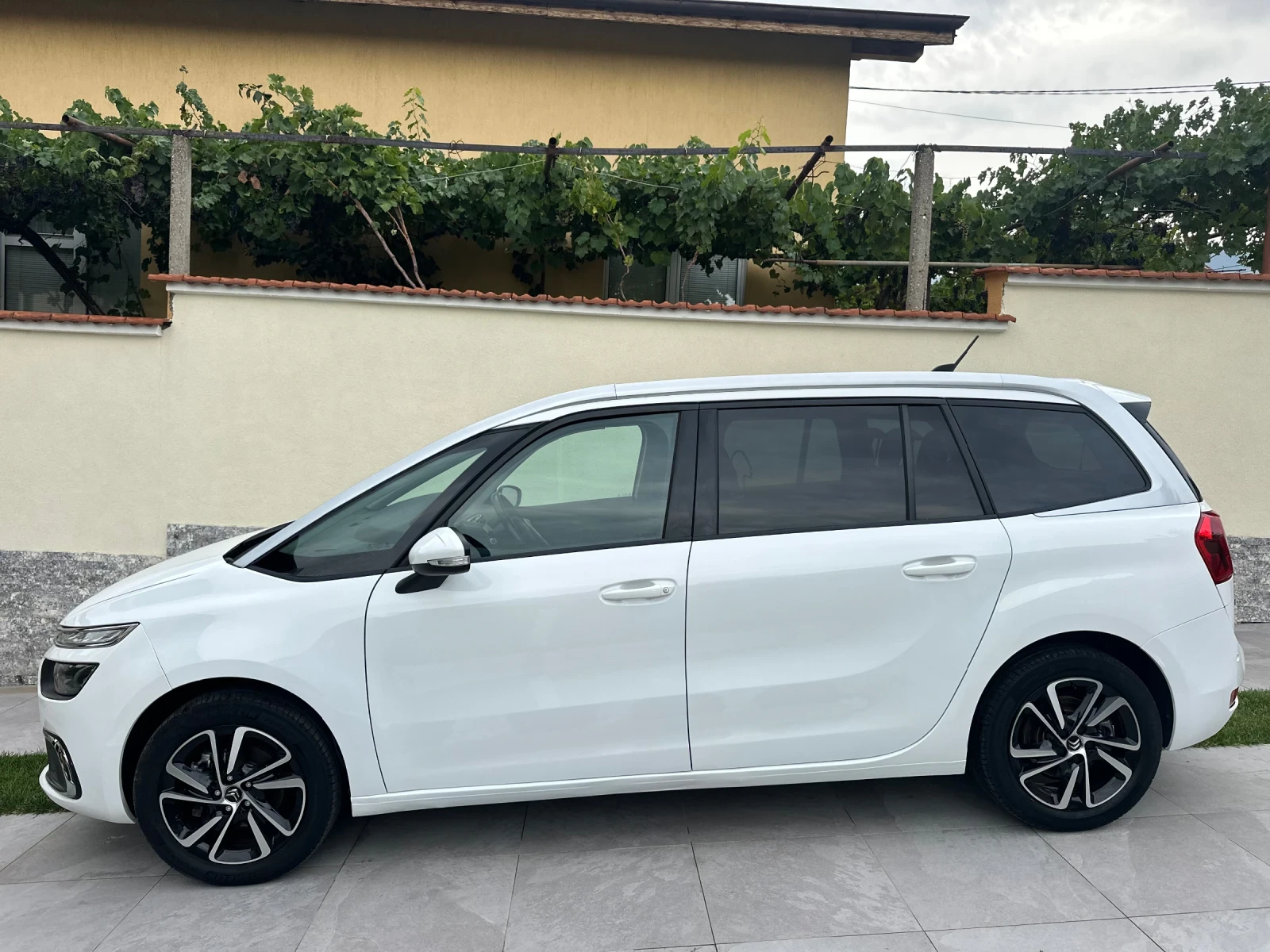 Citroen Grand C4 Picasso 1.5hdi 7места - изображение 4