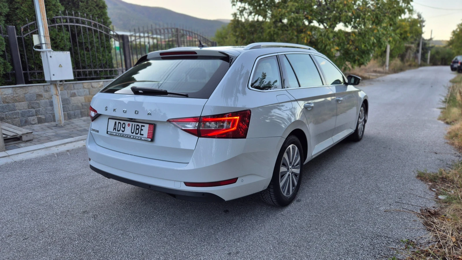 Skoda Superb 21г/2.0D-200кс - изображение 4