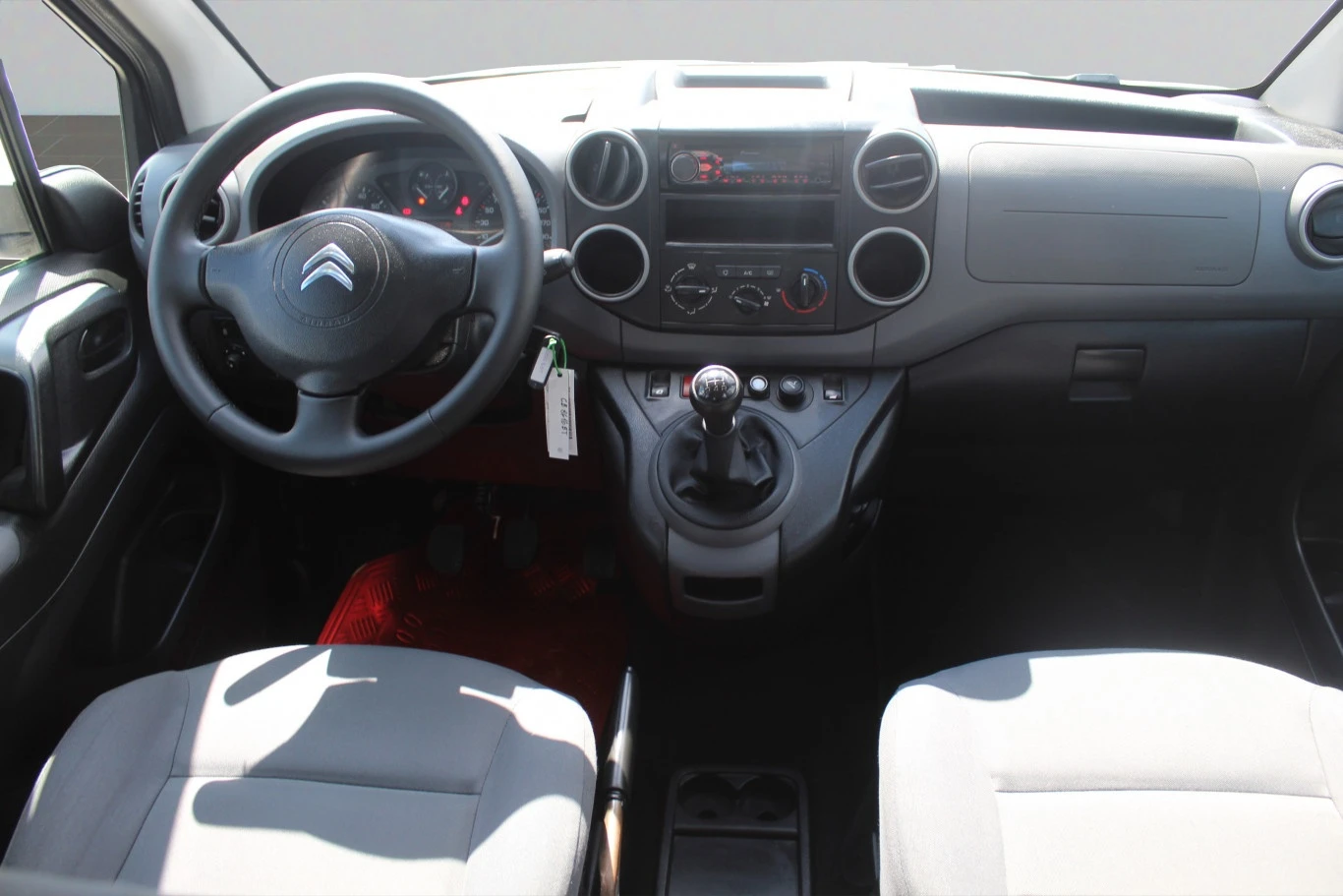 Citroen Berlingo VP 1.6HDi 75 FAP BVM5 E6/1611R76 - изображение 5