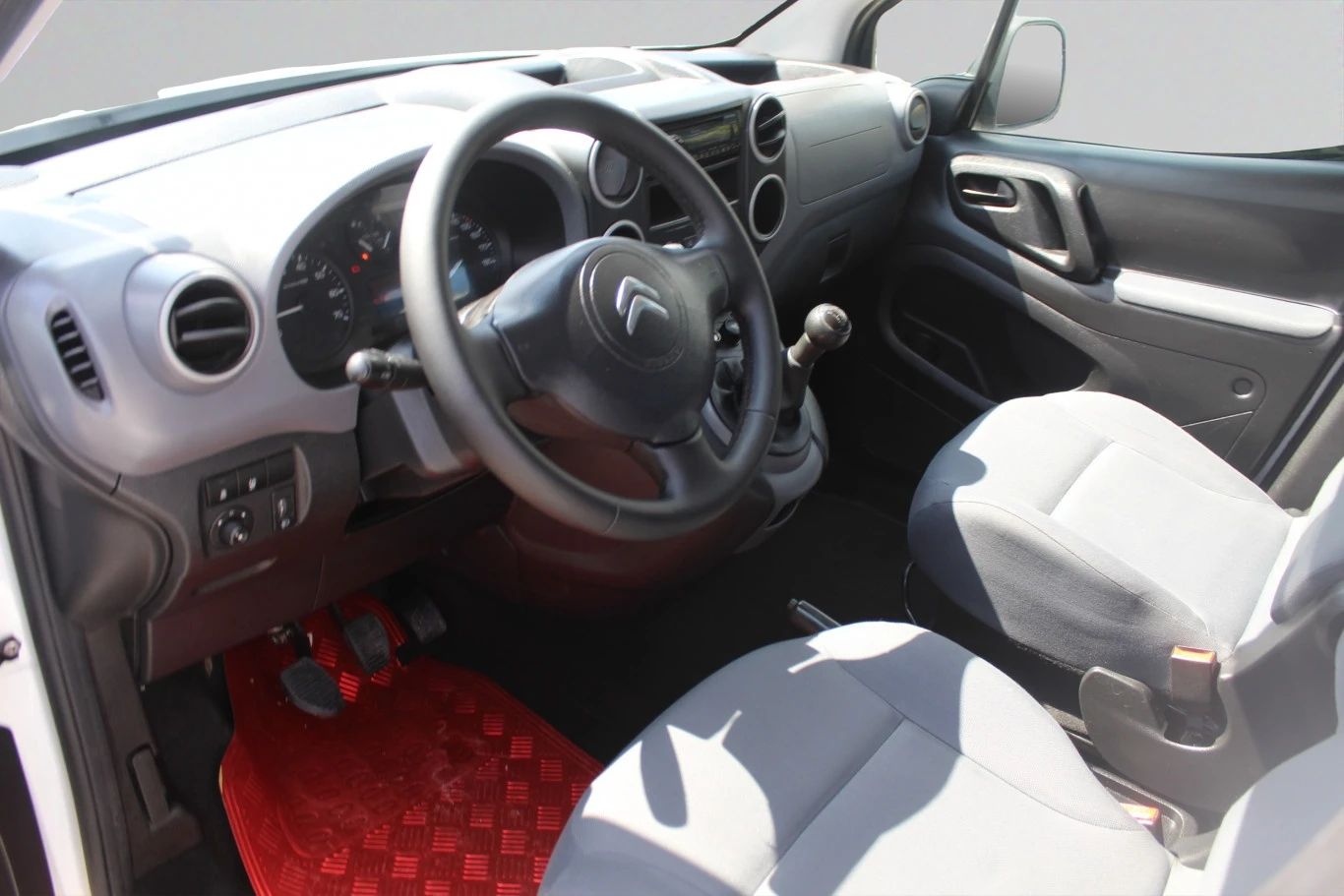 Citroen Berlingo VP 1.6HDi 75 FAP BVM5 E6/1611R76 - изображение 6