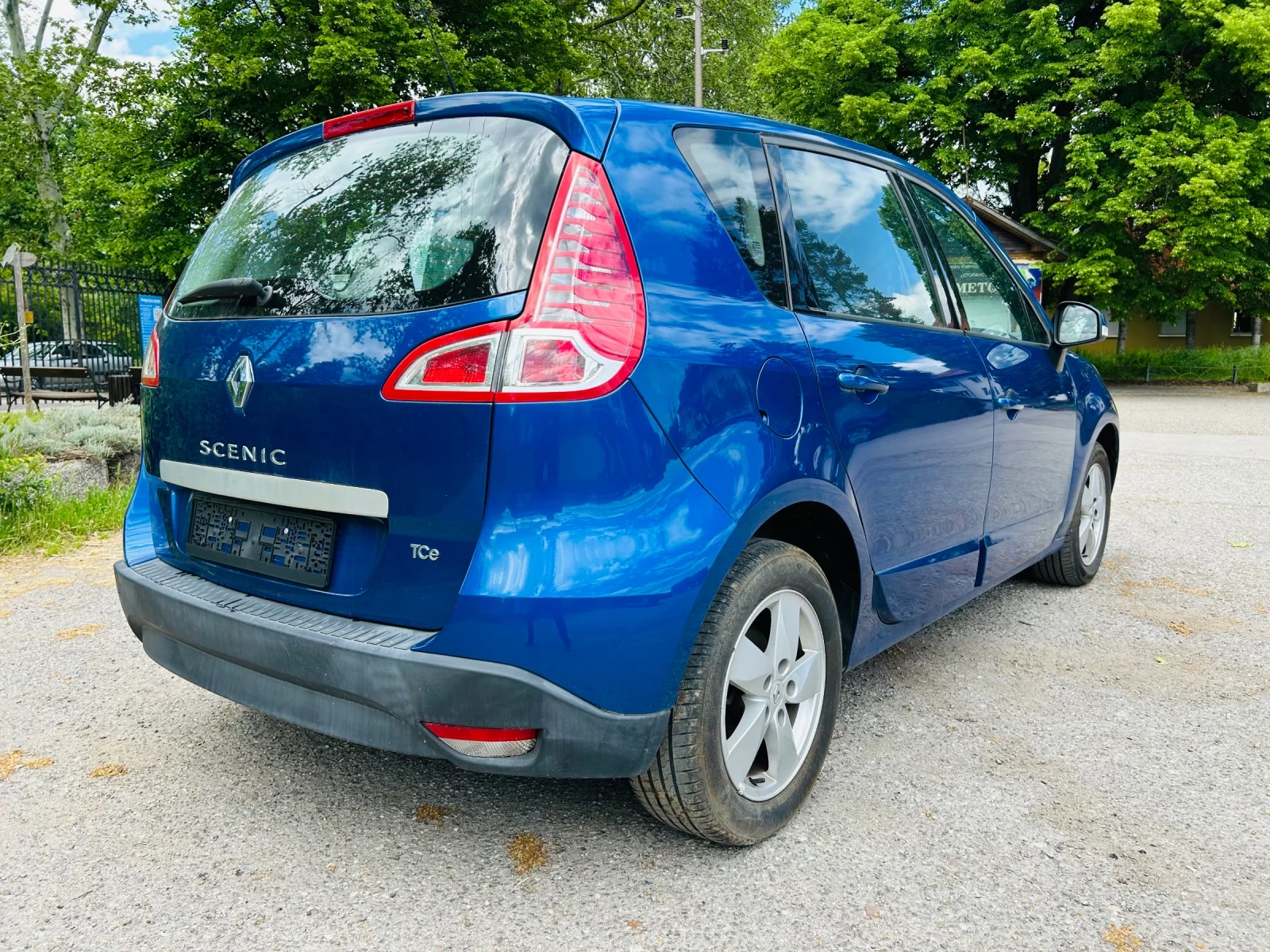 Renault Scenic TCE 130 - изображение 7