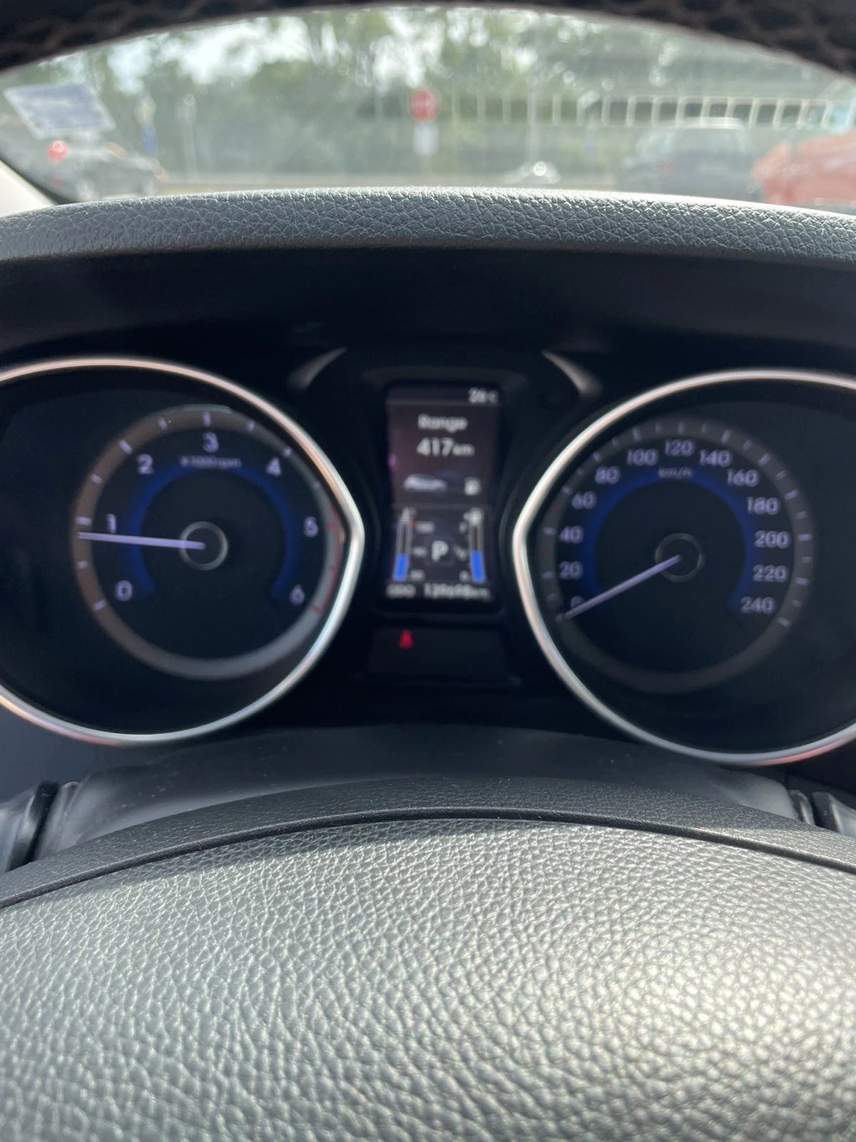Hyundai I30 1, 6 crd Автоматик 138543 км Швейцария Фул екстри - изображение 9