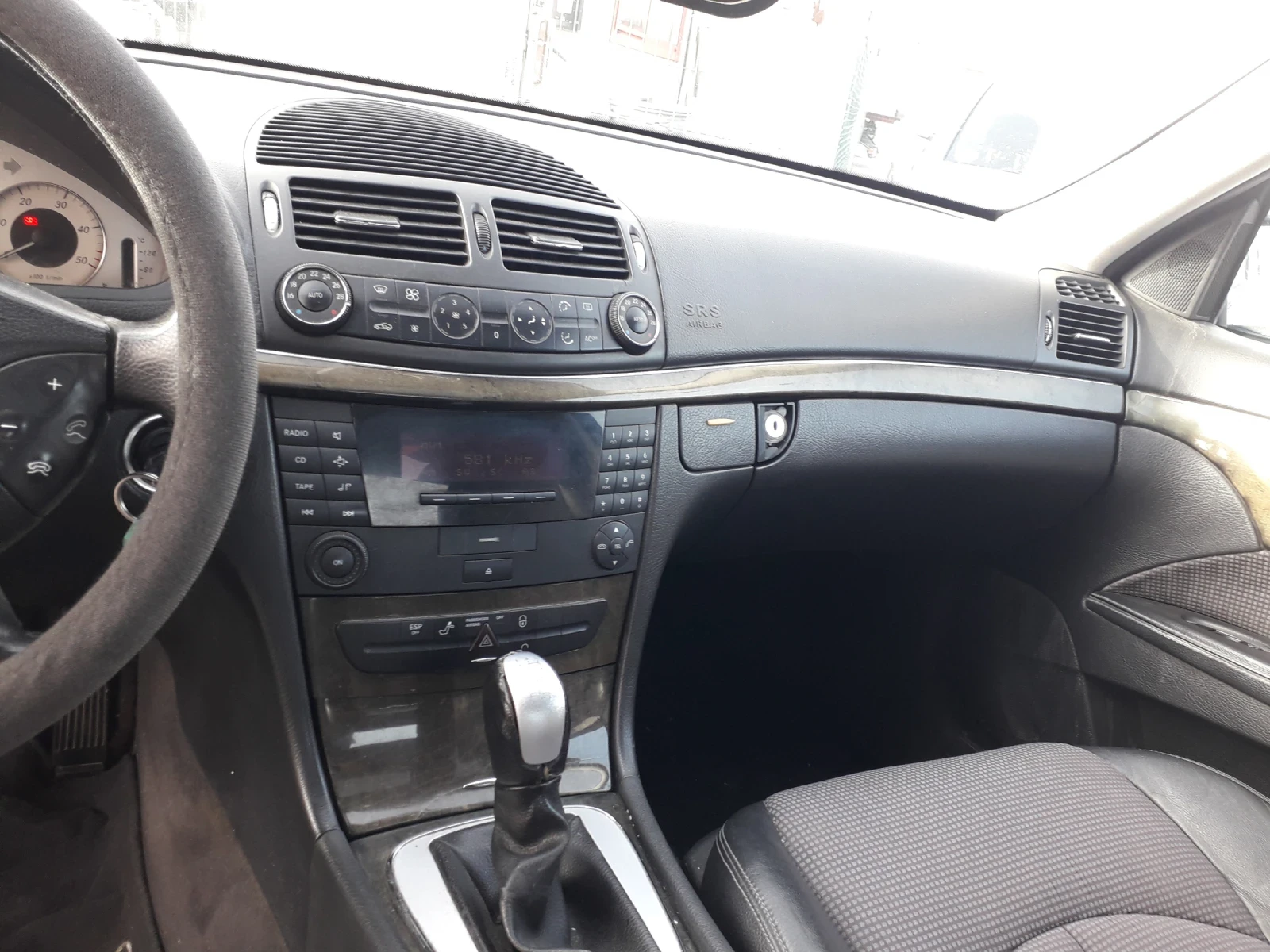 Mercedes-Benz E 220  - изображение 7