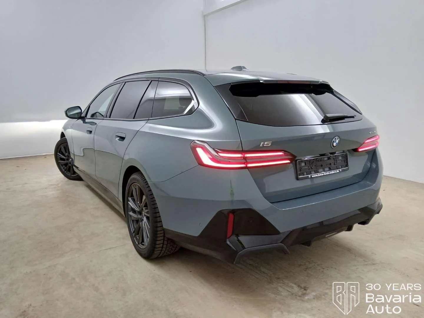 BMW i5 40 eDrive40 Touring M Sport Paket - изображение 2