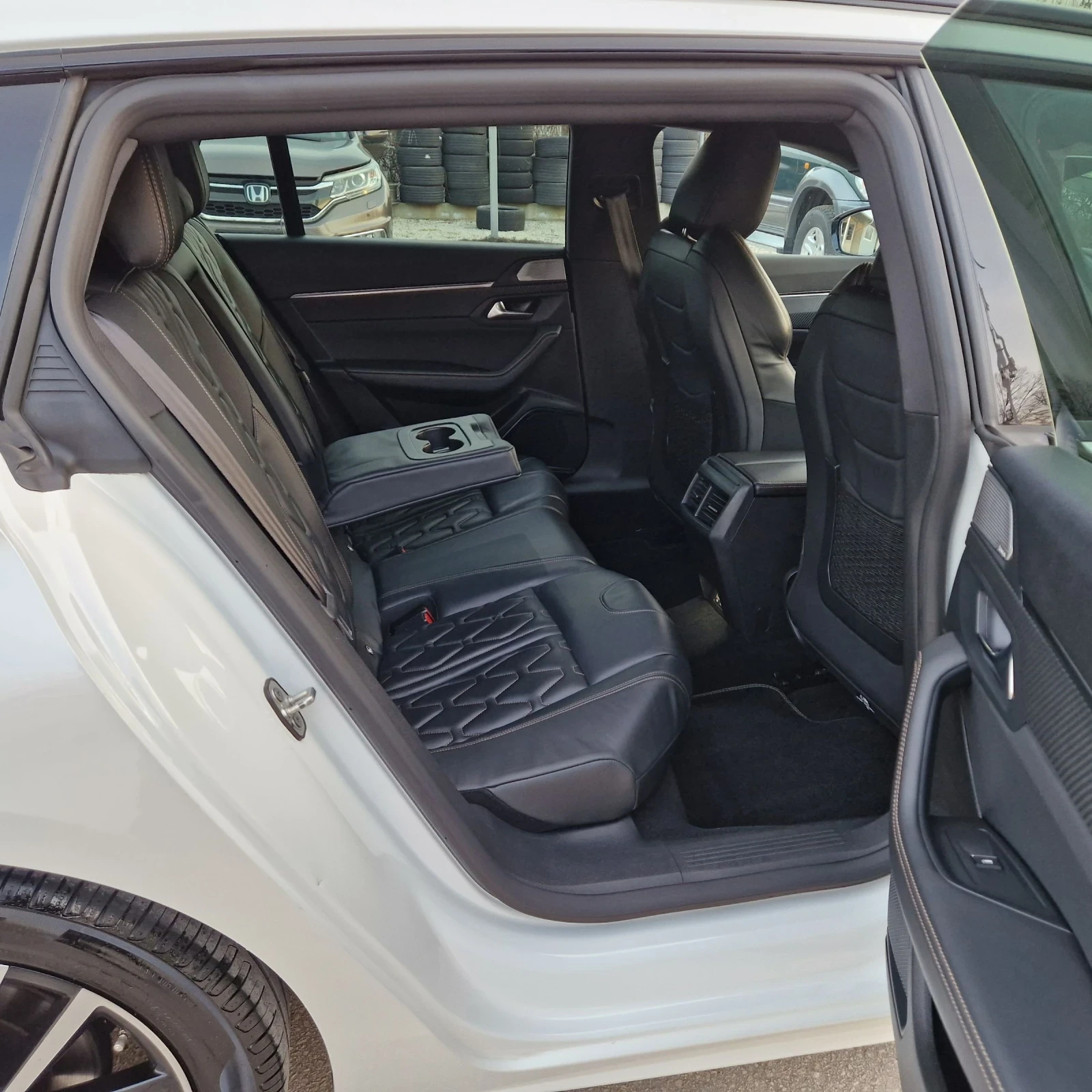 Peugeot 508 2.0HDi 177k.GT-LINE/ДИСТРОНИК/МАСАЖ/ШВЕЙЦАРИЯ , снимка 10 - Автомобили и джипове - 53728080