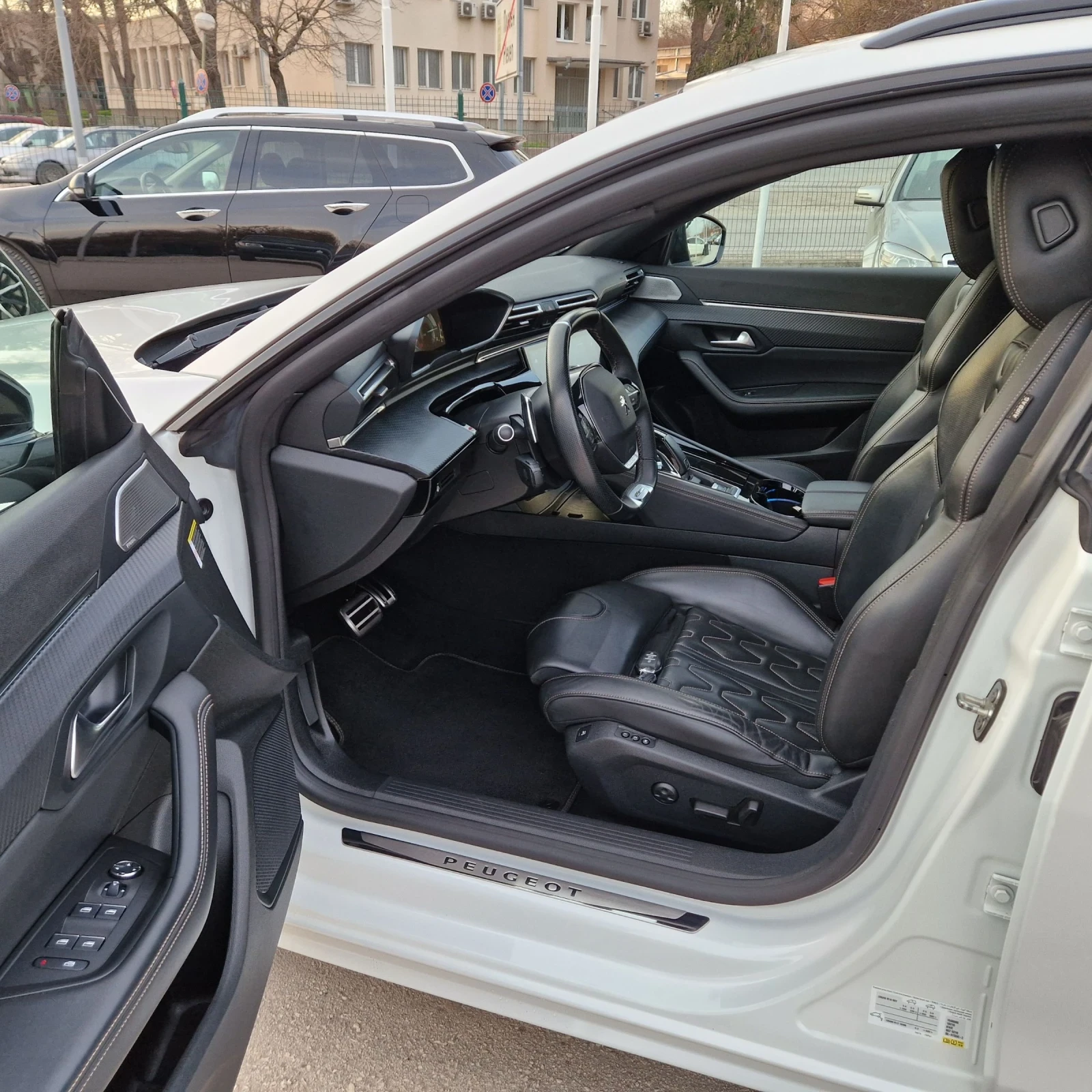 Peugeot 508 2.0HDi 177k.GT-LINE/ДИСТРОНИК/МАСАЖ/ШВЕЙЦАРИЯ , снимка 8 - Автомобили и джипове - 53728080