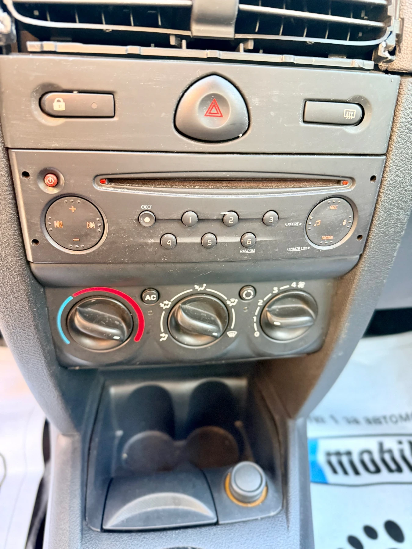 Renault Clio Storia 1.2, снимка 7 - Автомобили и джипове - 53831158