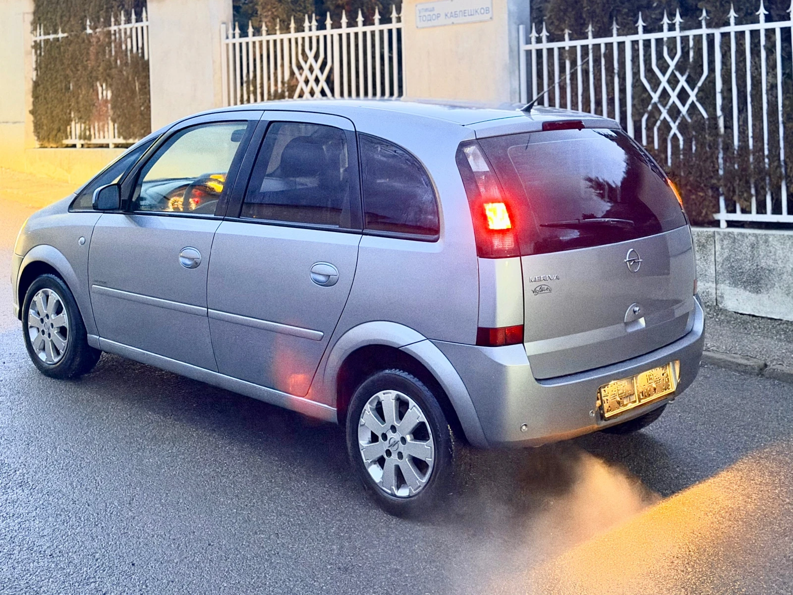 Opel Meriva 1.7 CDTI Facelift, снимка 3 - Автомобили и джипове - 53831158