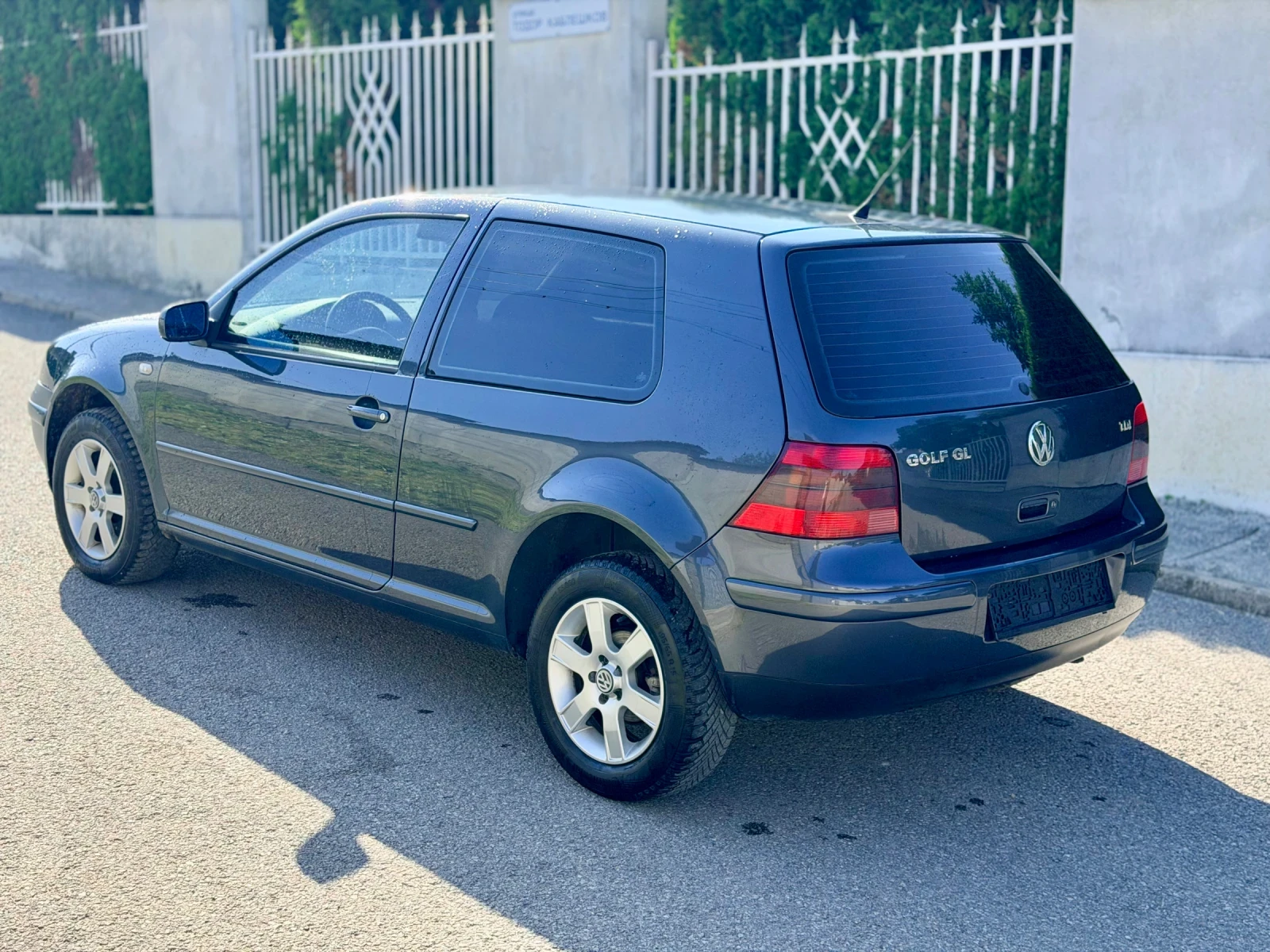 VW Golf 1.9 TDI, снимка 5 - Автомобили и джипове - 53831158