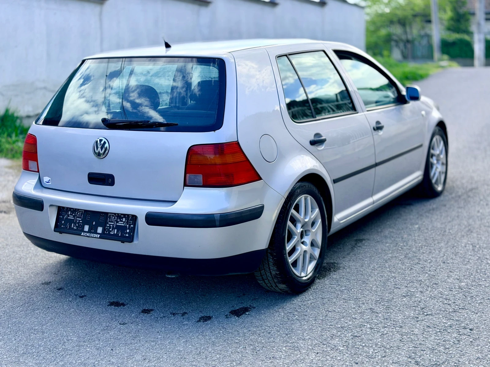 VW Golf 1.9 TDI, снимка 4 - Автомобили и джипове - 53831158