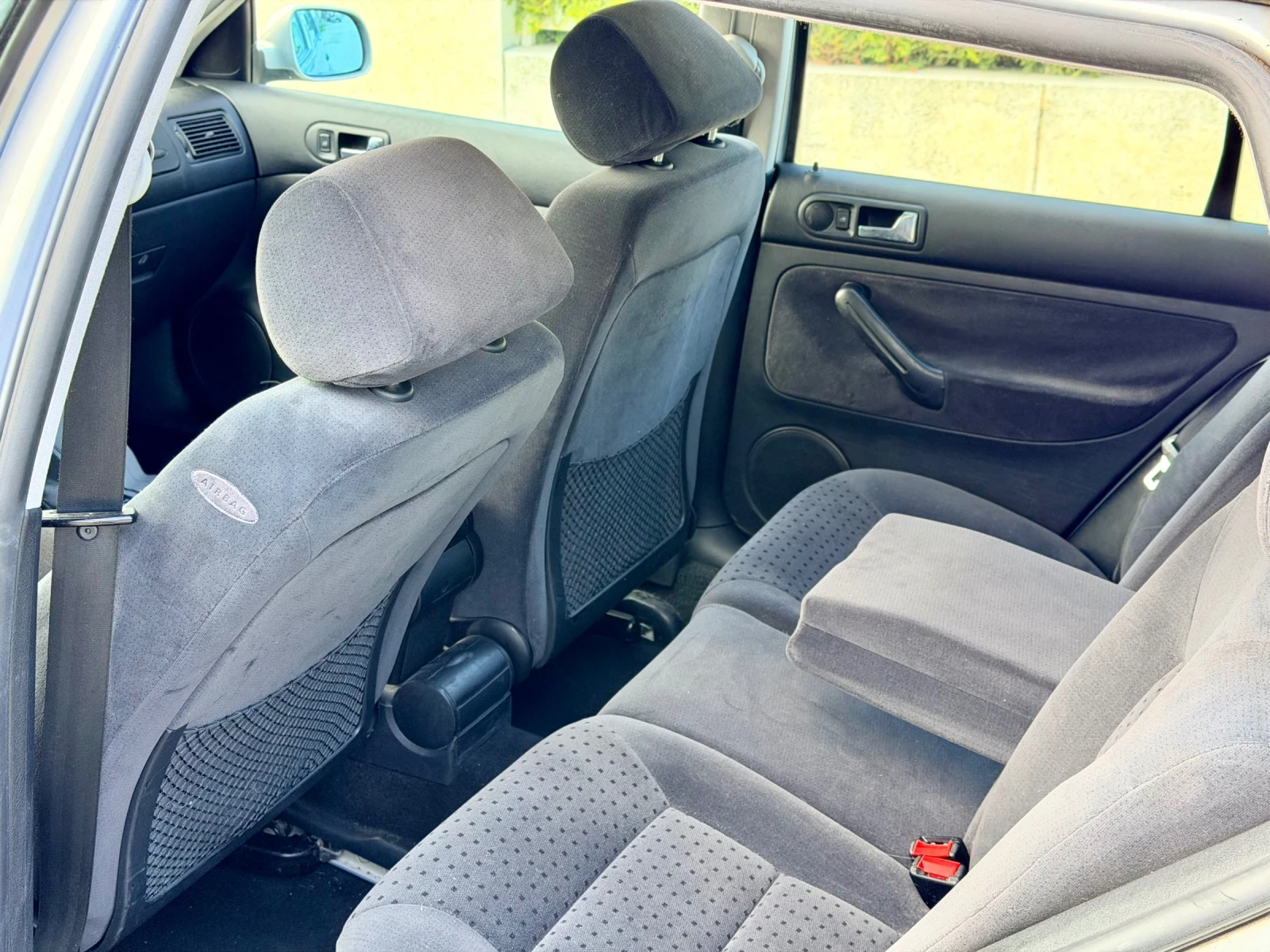 VW Golf 1.9 TDI, снимка 7 - Автомобили и джипове - 53831158