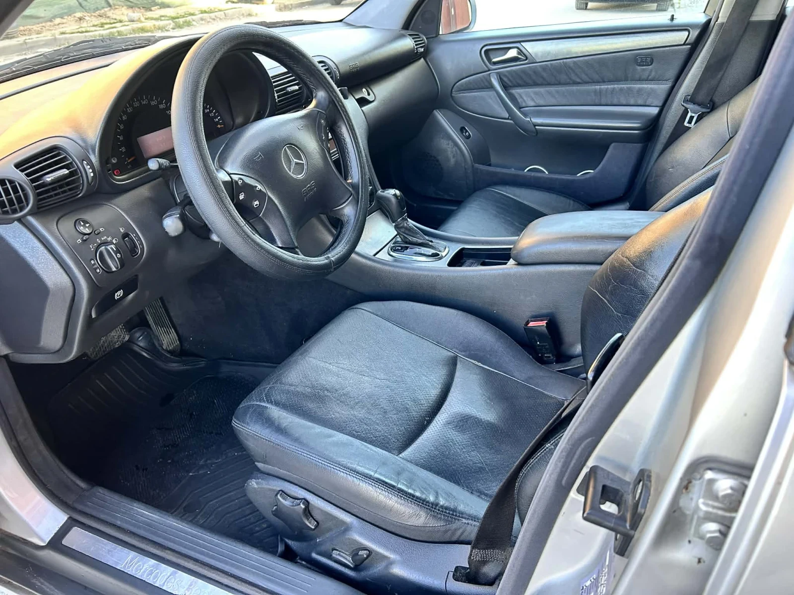 Mercedes-Benz C 240 2.6 V6 Бензин, снимка 8 - Автомобили и джипове - 53788265