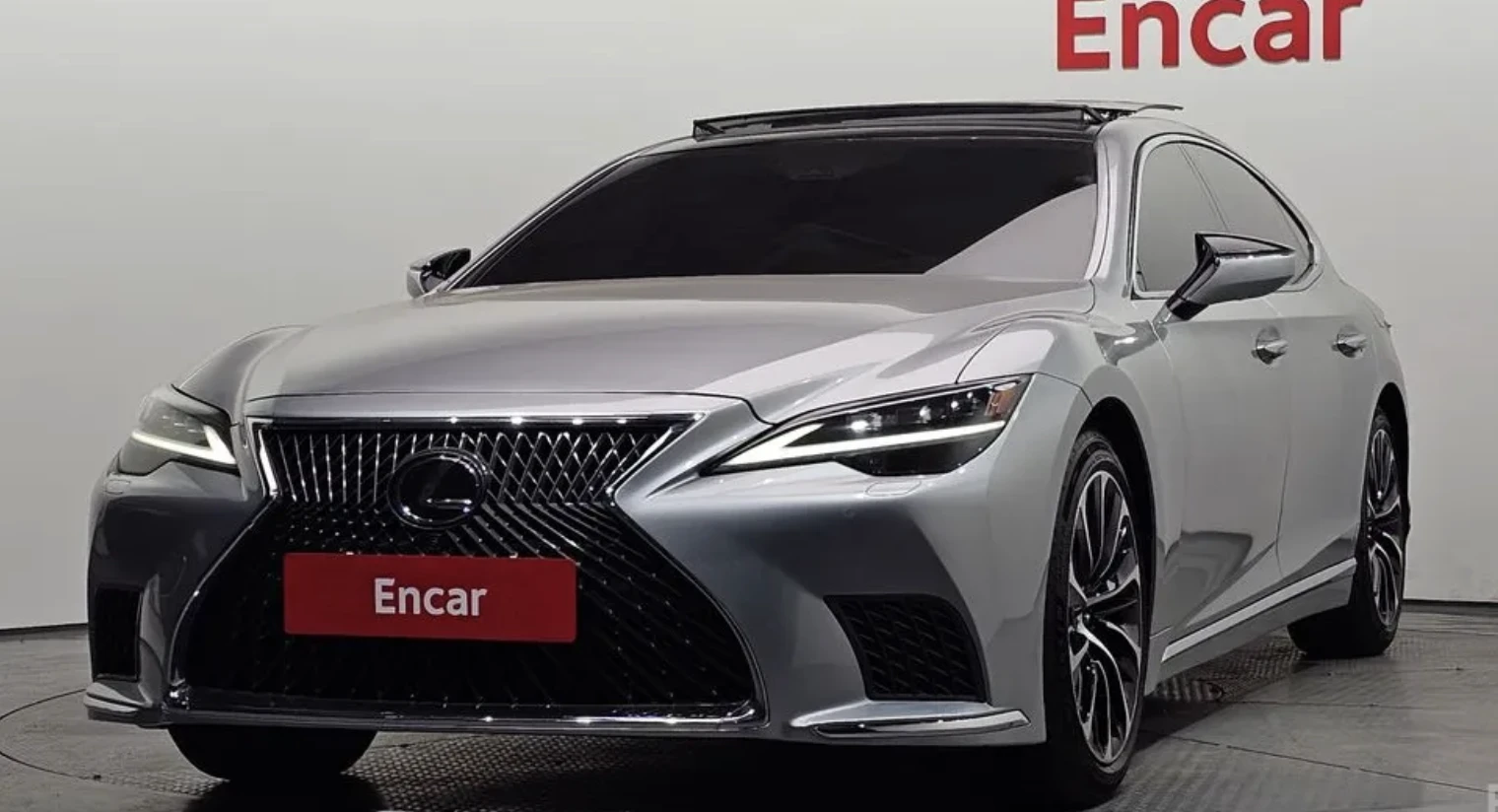 Lexus LS 500 LUXURY* AWD* ПОДГРЕВ* ОБДУХВАНЕ* МАСАЖ* 360КАМЕРА* | Auto.bg — изображение 1