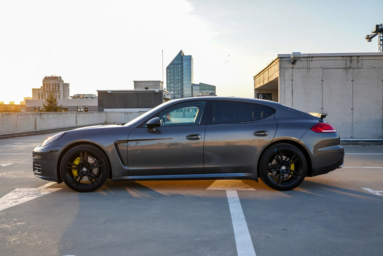 Porsche Panamera 4 Facelift, снимка 9 - Автомобили и джипове - 54315367