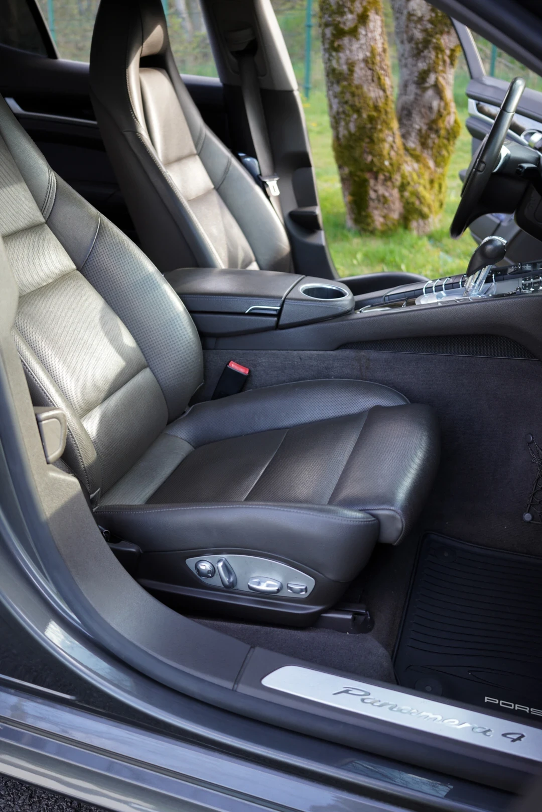 Porsche Panamera 4 Facelift, снимка 13 - Автомобили и джипове - 54315367