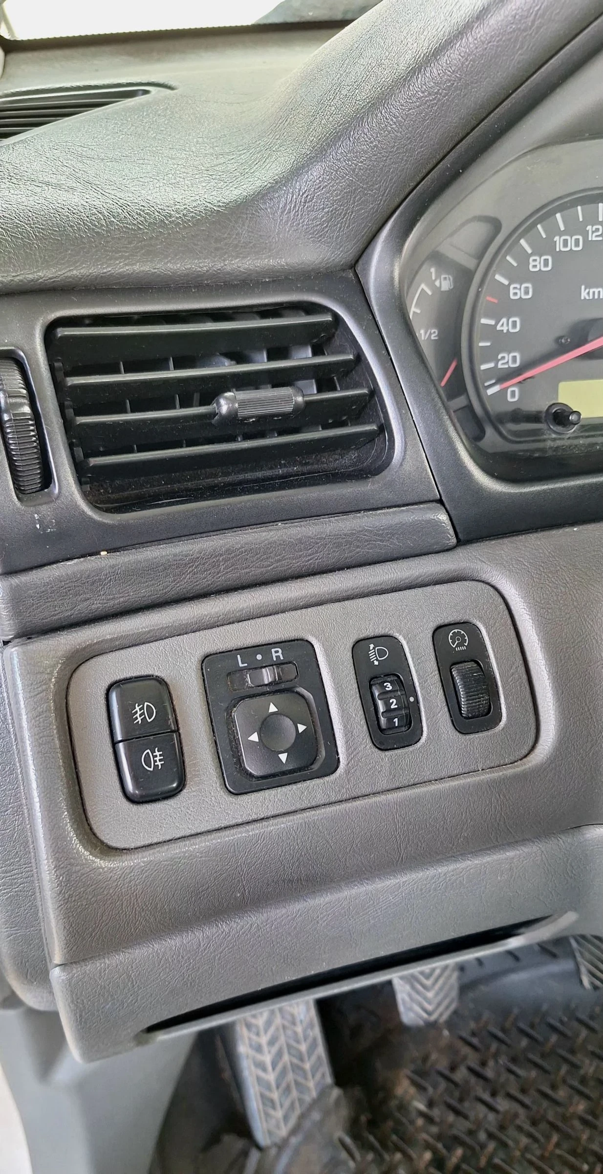 Mitsubishi Space wagon 2.4i 150 кс. ГАЗ , снимка 15 - Автомобили и джипове - 54458945
