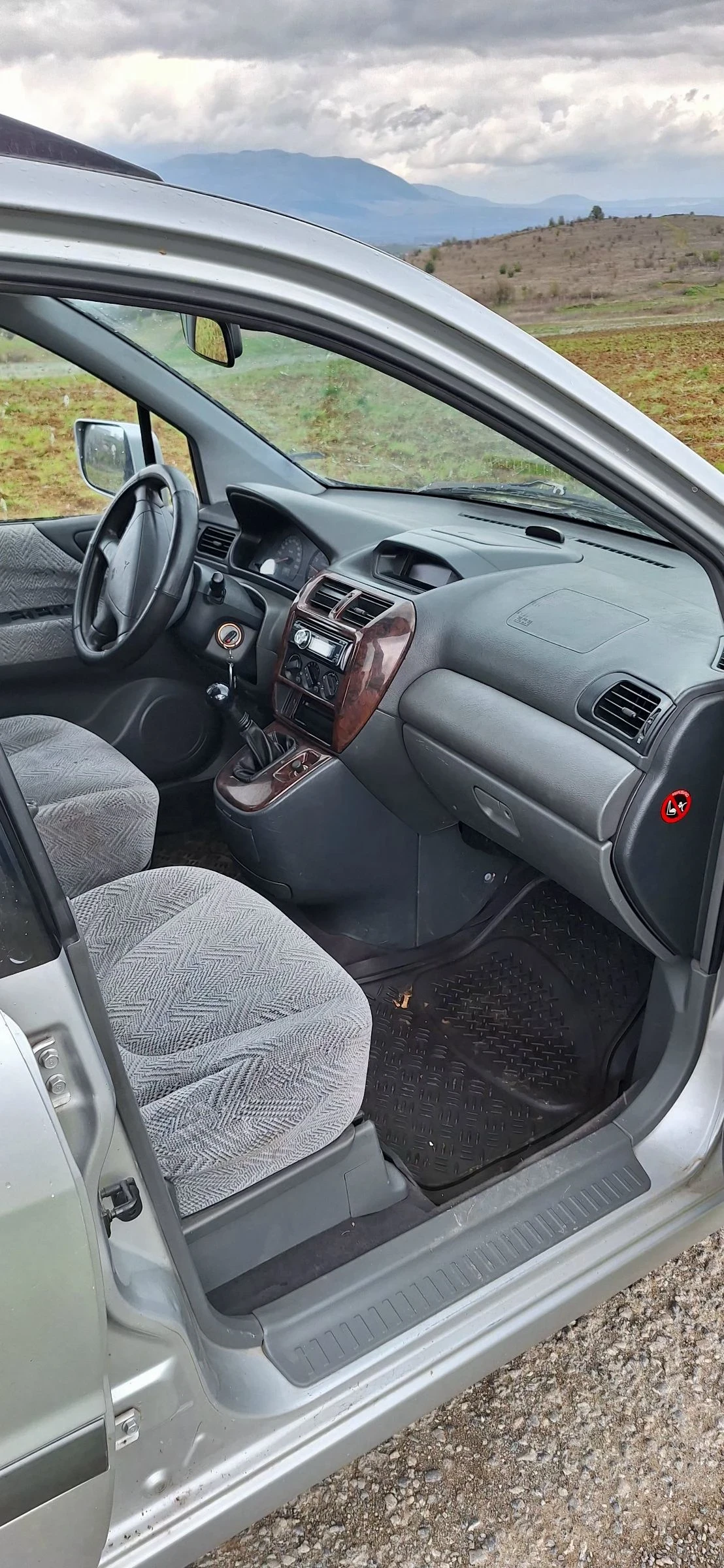 Mitsubishi Space wagon 2.4i 150 кс. ГАЗ , снимка 6 - Автомобили и джипове - 54458945