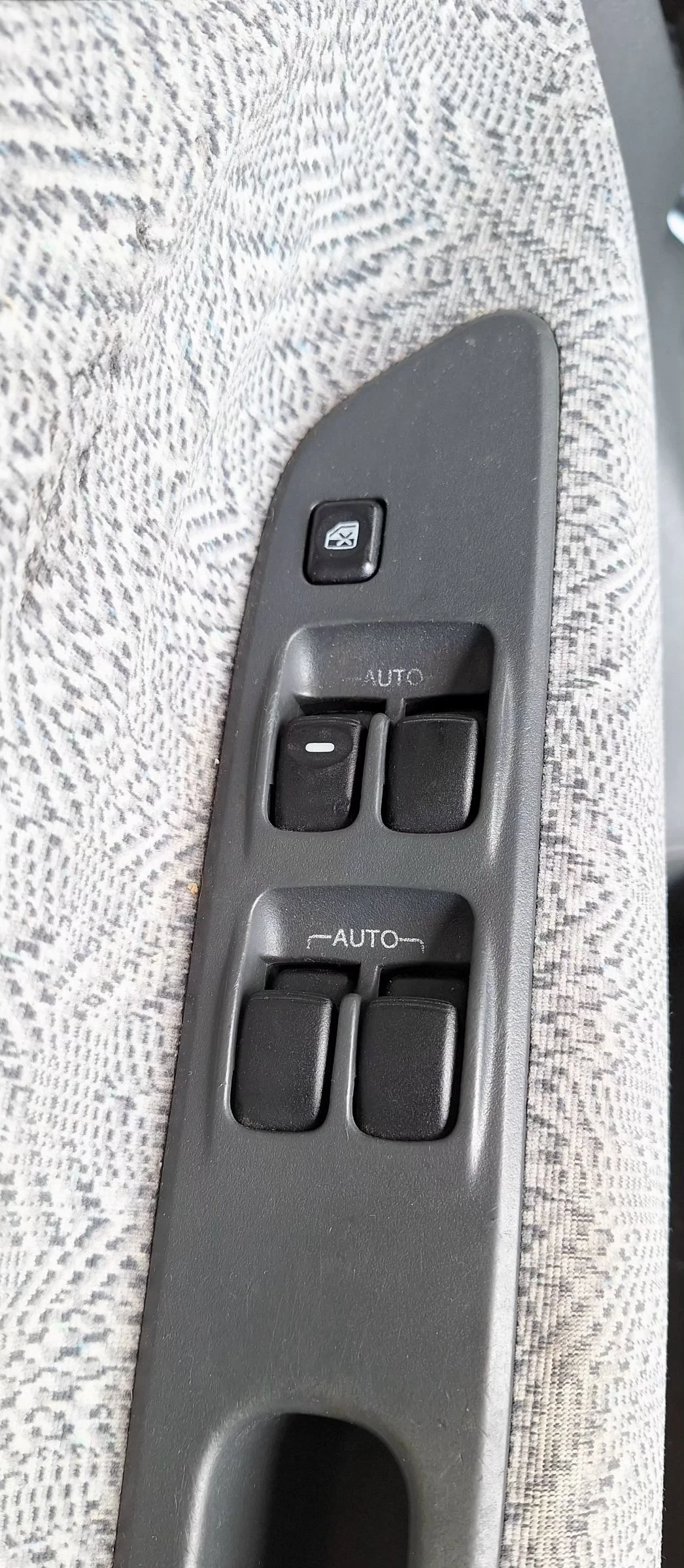 Mitsubishi Space wagon 2.4i 150 кс. ГАЗ , снимка 16 - Автомобили и джипове - 54458945