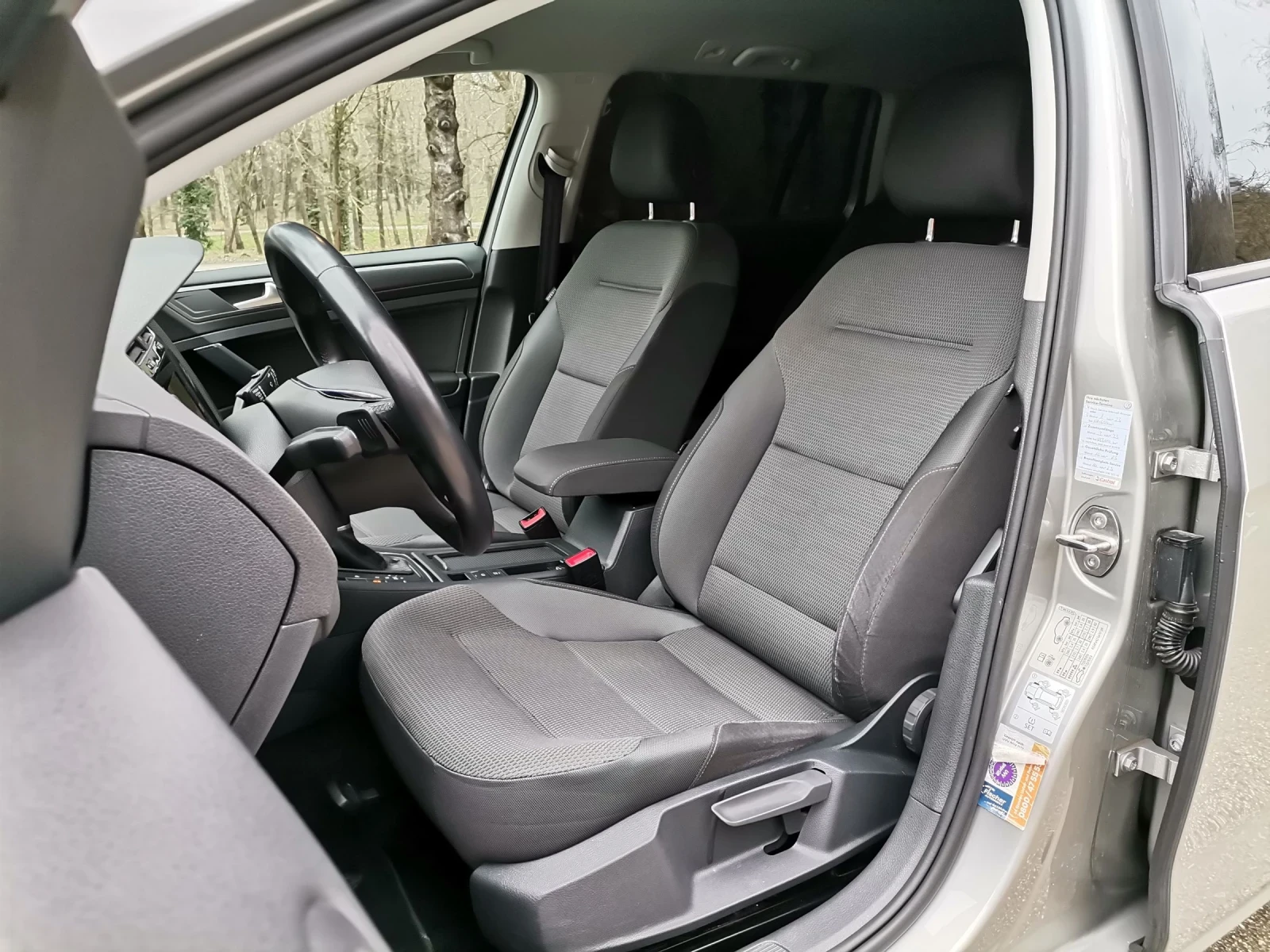 VW Golf 1.6TDI/116кс./DSG7ск./Подгрев/Теглич, снимка 11 - Автомобили и джипове - 54732905