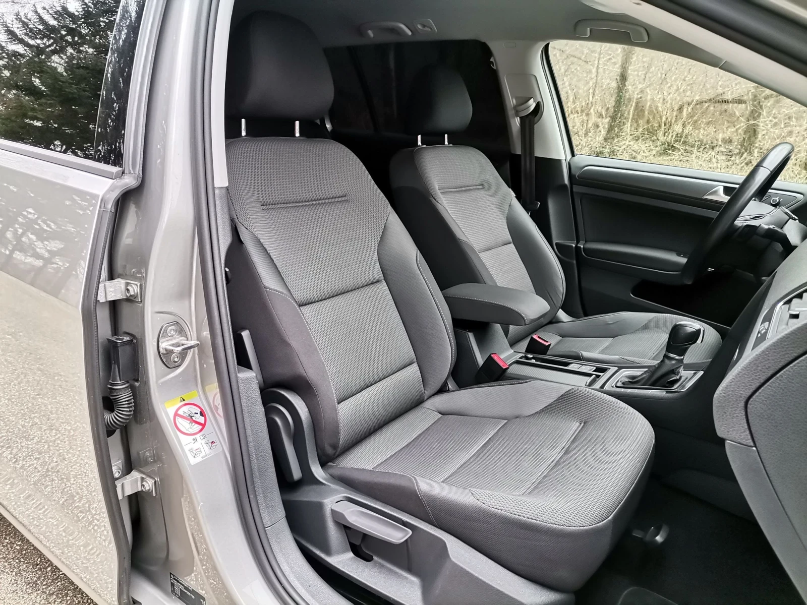 VW Golf 1.6TDI/116кс./DSG7ск./Подгрев/Теглич, снимка 12 - Автомобили и джипове - 54732905