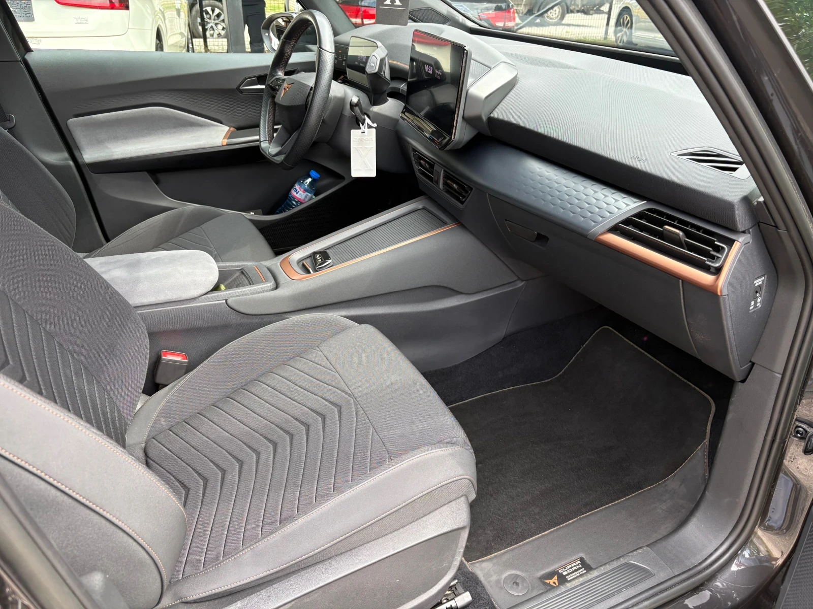 Cupra Born LED/CAM/NAVI/CARPLAY, снимка 12 - Автомобили и джипове - 54782119
