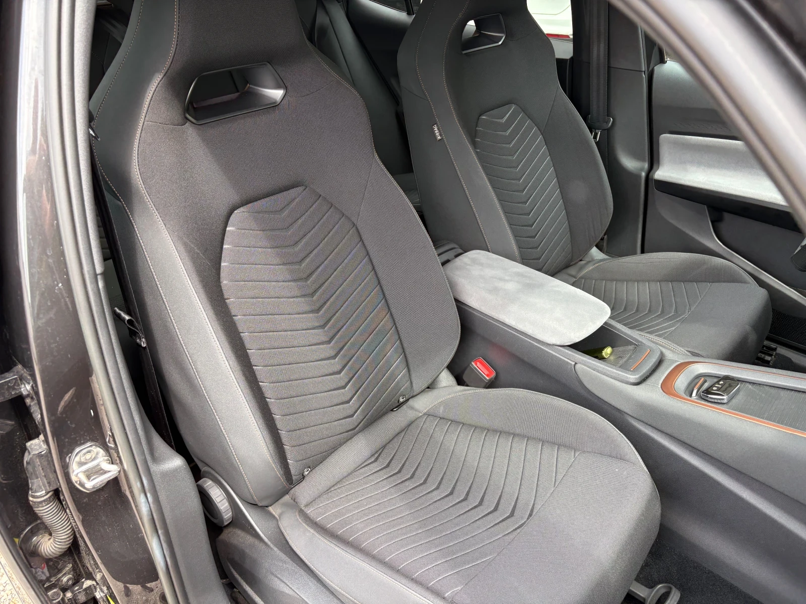 Cupra Born LED/CAM/NAVI/CARPLAY, снимка 13 - Автомобили и джипове - 54782119