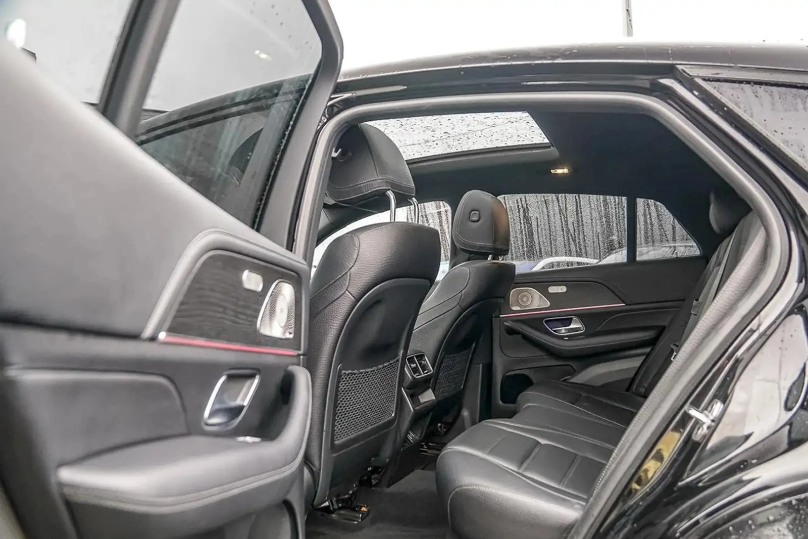 Mercedes-Benz GLE 450 COUPE AMG* PKG* ПАНО* НАВИ* ПОДГРЕВ* КАМЕРА, снимка 13 - Автомобили и джипове - 55327520