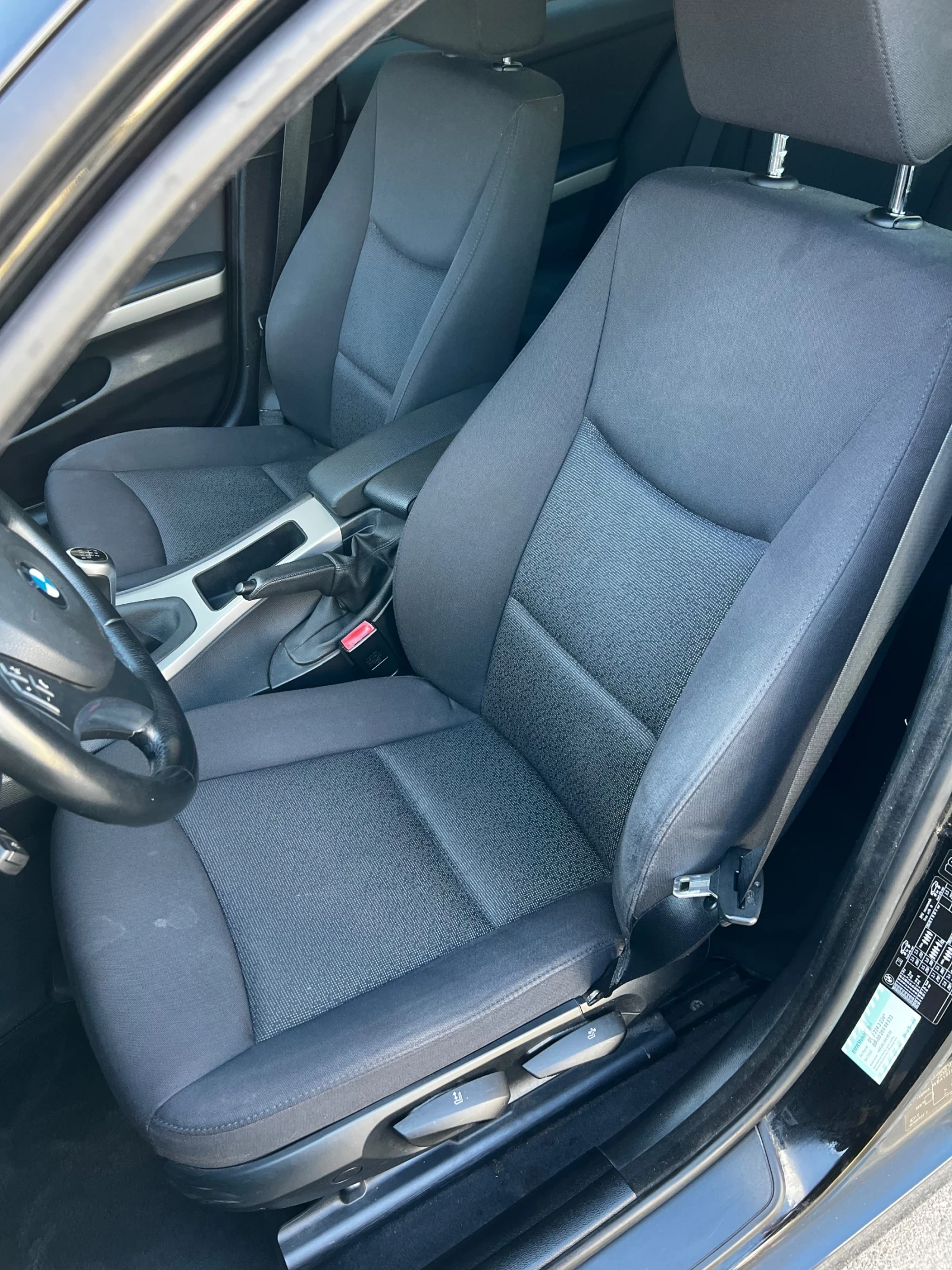 BMW 318 i 2008 година  143к.с., снимка 9 - Автомобили и джипове - 55502773