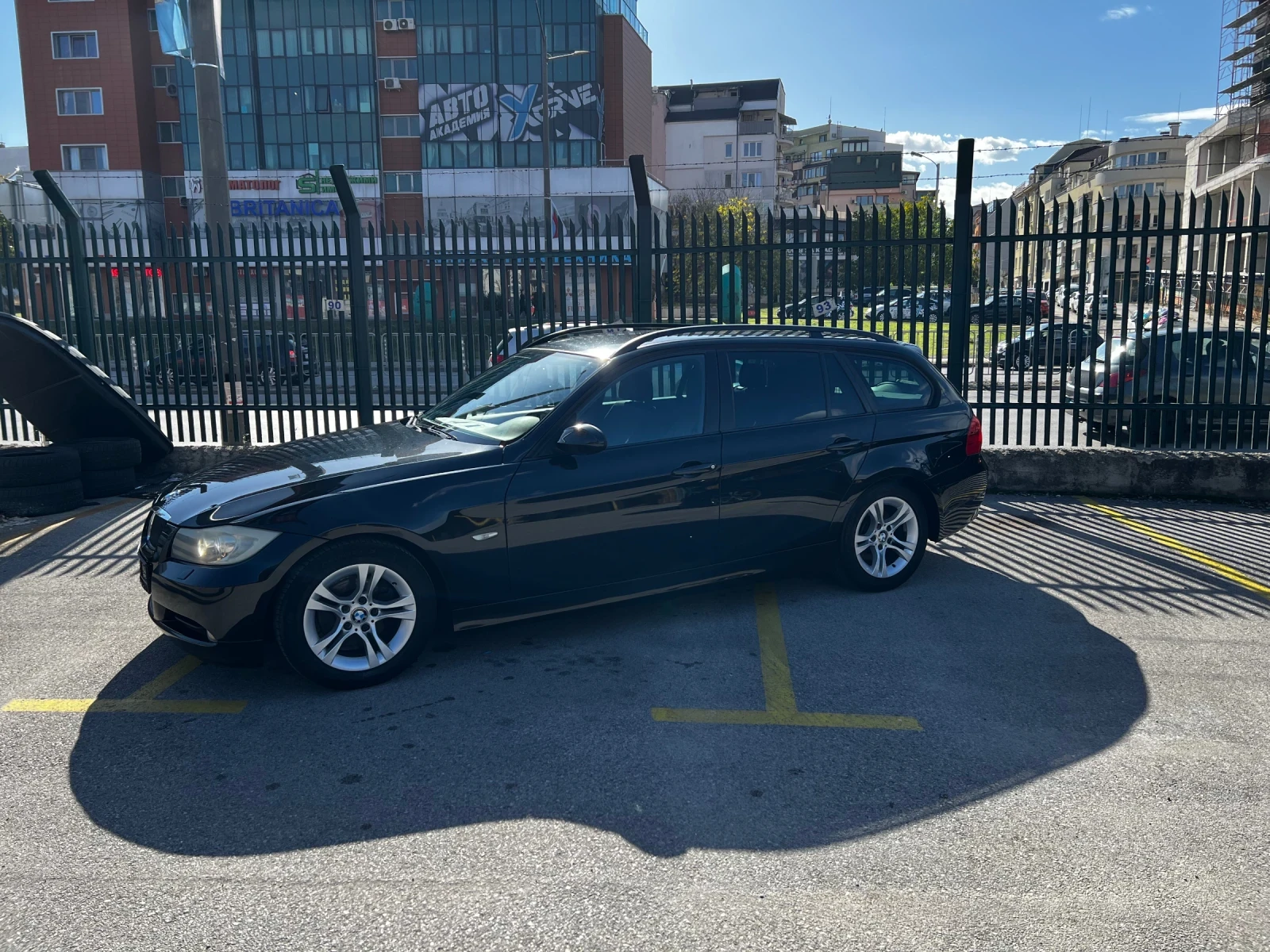 BMW 318 i 2008 година  143к.с., снимка 5 - Автомобили и джипове - 55502773