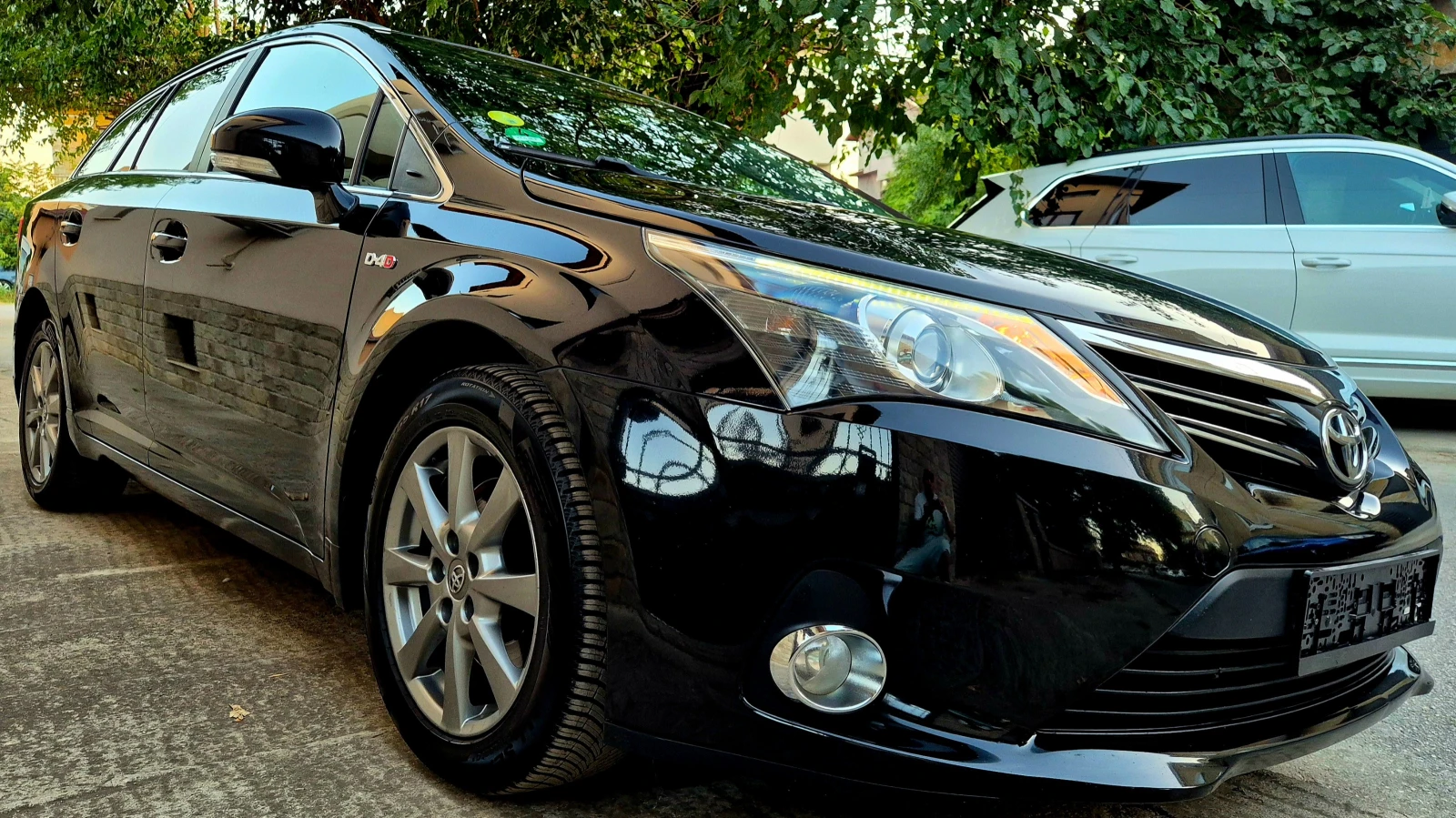 Toyota Avensis 2.2d4d-FACE-EXCLUSIVE-- navi-veriga-avtomat-japan 