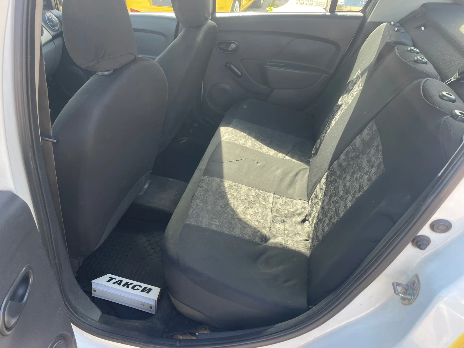 Dacia Logan 1.2 бензин- ГАЗ 75кс, снимка 11 - Автомобили и джипове - 56253577