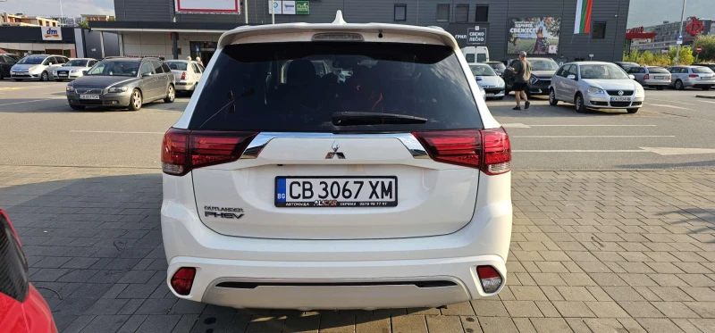 Mitsubishi Outlander PHEV 2.4 MIVEC, снимка 4 - Автомобили и джипове - 47142257