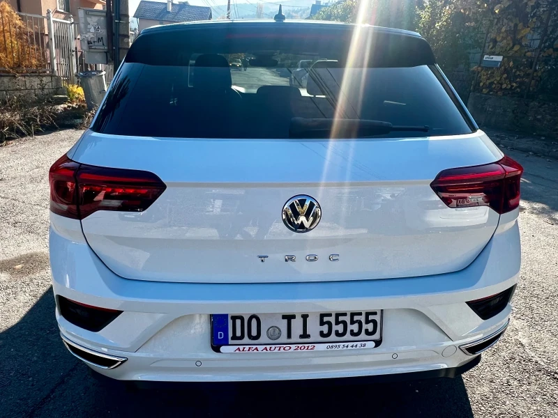 VW T-Roc R-line, BlindSpot, ОБСЛУЖЕН, Distronic, снимка 8 - Автомобили и джипове - 48171448