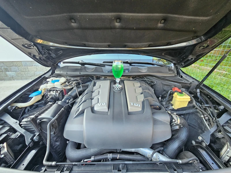 VW Touareg V6 Bluemotion, снимка 11 - Автомобили и джипове - 51365856