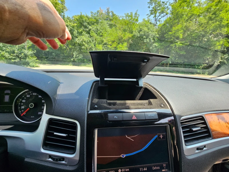 VW Touareg V6 Bluemotion, снимка 10 - Автомобили и джипове - 51365856