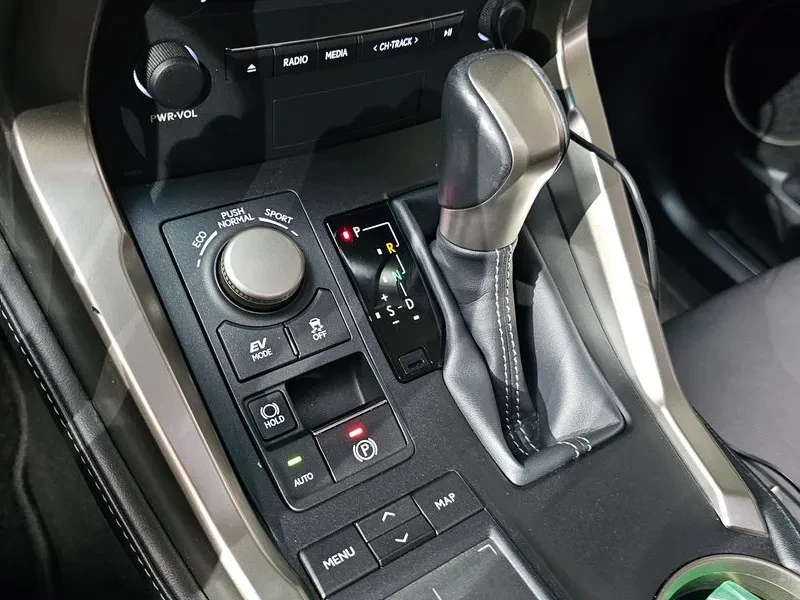 Lexus NX 300H SUPREME, снимка 9 - Автомобили и джипове - 56360126