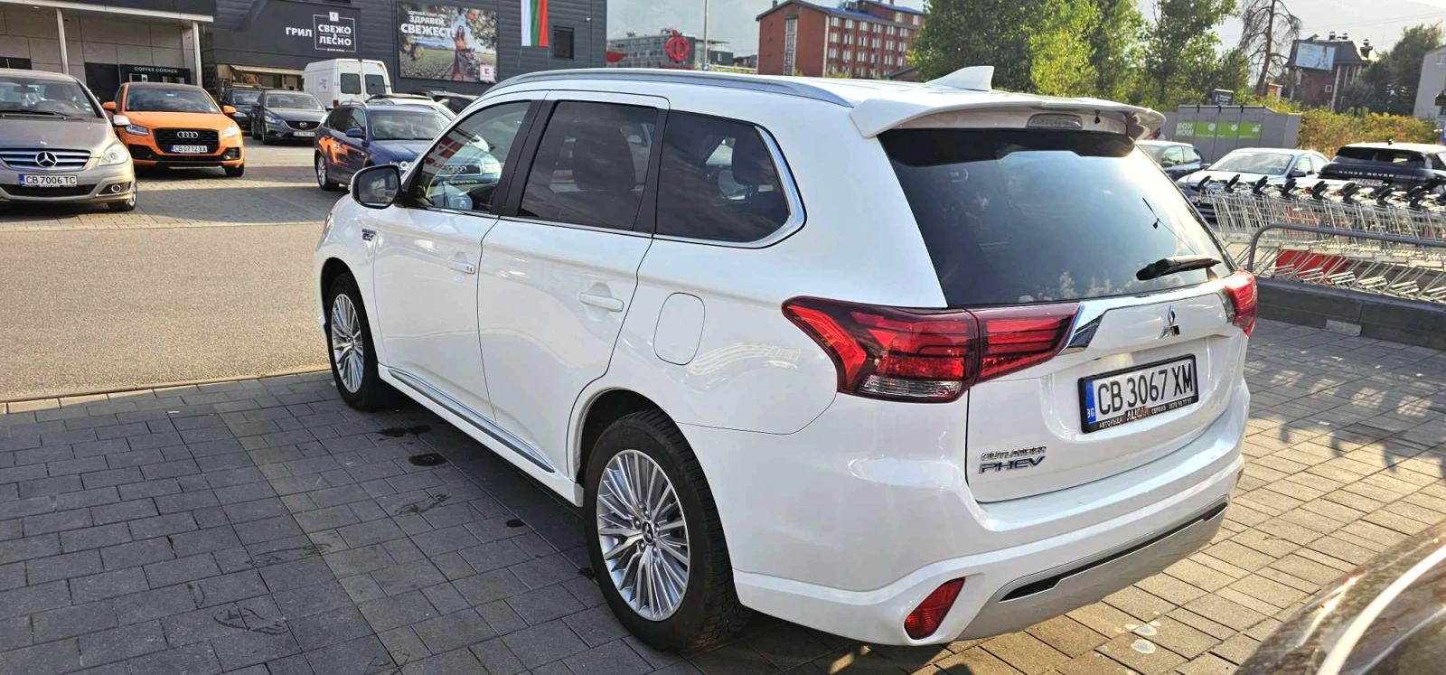 Mitsubishi Outlander PHEV 2.4 MIVEC - изображение 3