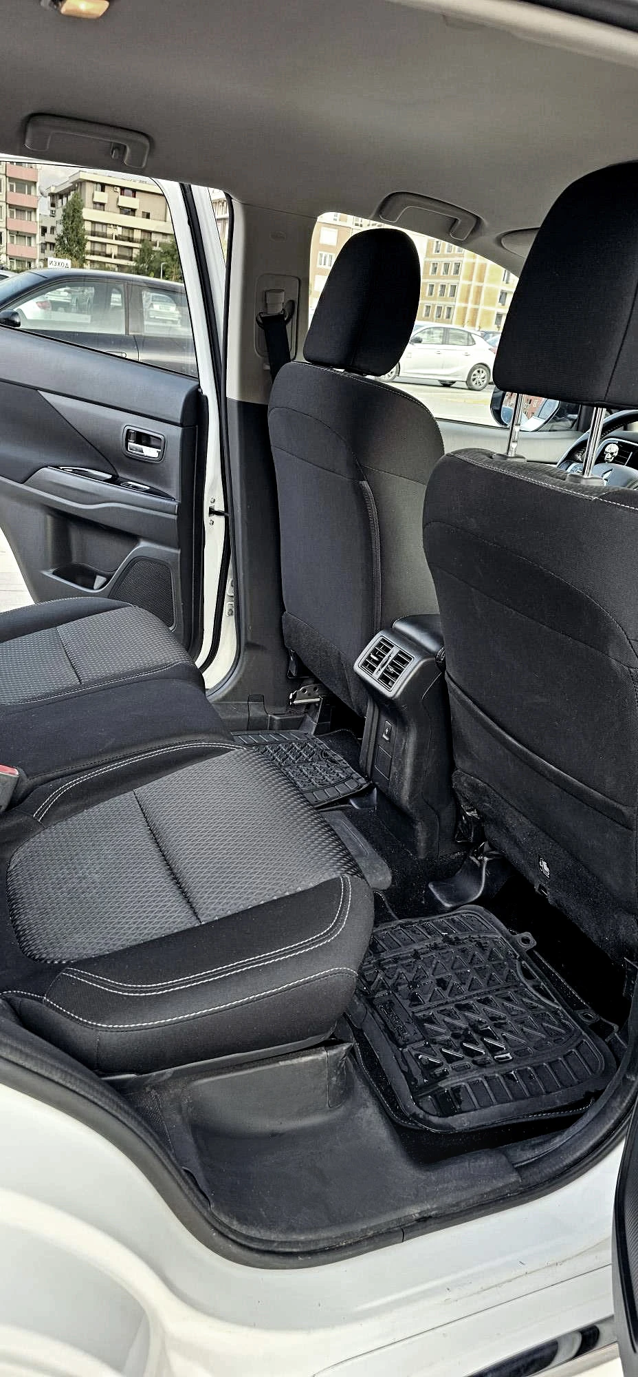 Mitsubishi Outlander PHEV 2.4 MIVEC | Mobile.bg   11