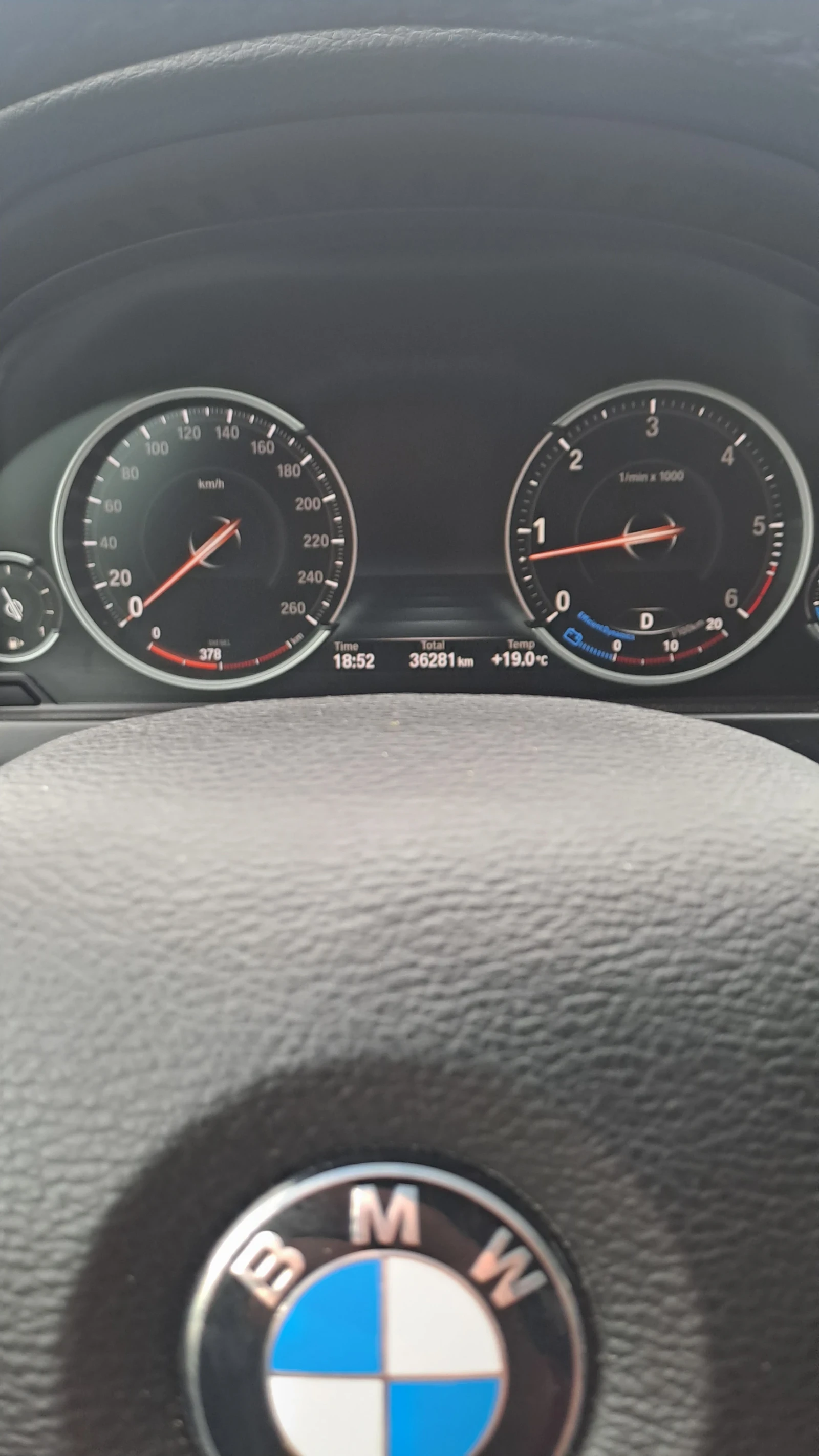 BMW X5 Xdrive 35D, F15 - изображение 9