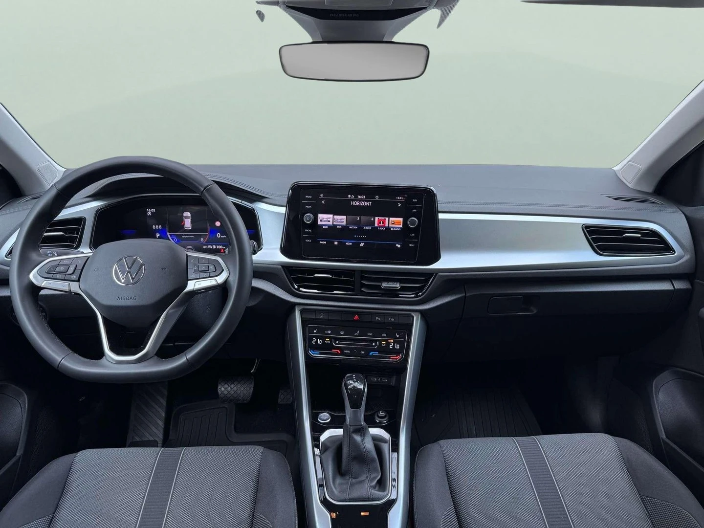 VW T-Roc VW T- Roc Life Plus 1.5 TSI OPF DSG - изображение 7