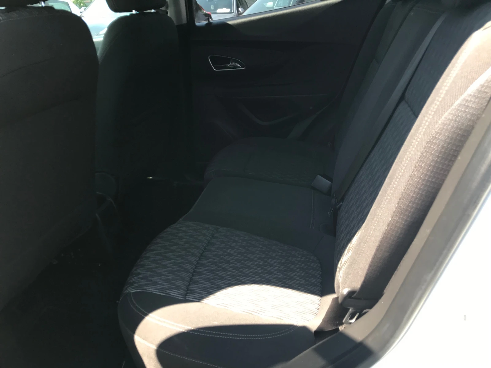 Opel Mokka 1.6i-116кс.-бензин- 2015g., снимка 14 - Автомобили и джипове - 54362292